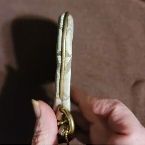 Coach Wristlet - Picture 4 of 8